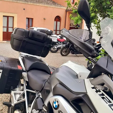 Alojamento de Acomodação e Pequeno-almoço Antica Quartu SantʼElena