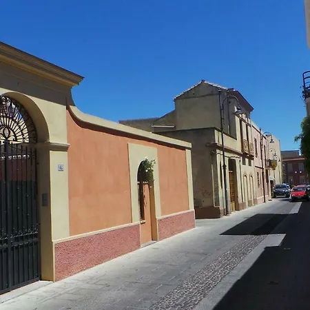 Alojamento de Acomodação e Pequeno-almoço Antica Quartu SantʼElena